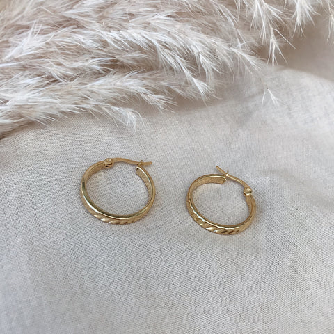 Monique Ribbed Gold Band Hoops