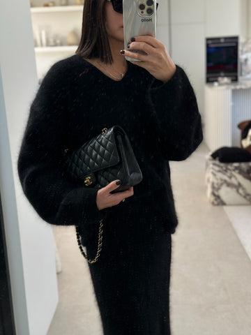 Mega Mohair V-Neck Jumper -Black