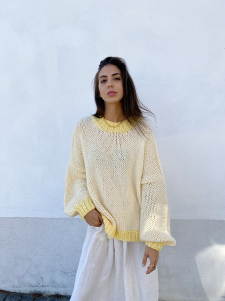 DESIREE OVERSIZE MERINO WOOL JUMPER- CONTRAST DAFFODIL