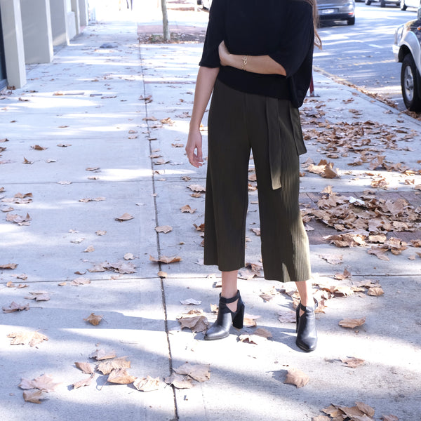 NIKI KHAKI PLEATED CULOTTES PANTS