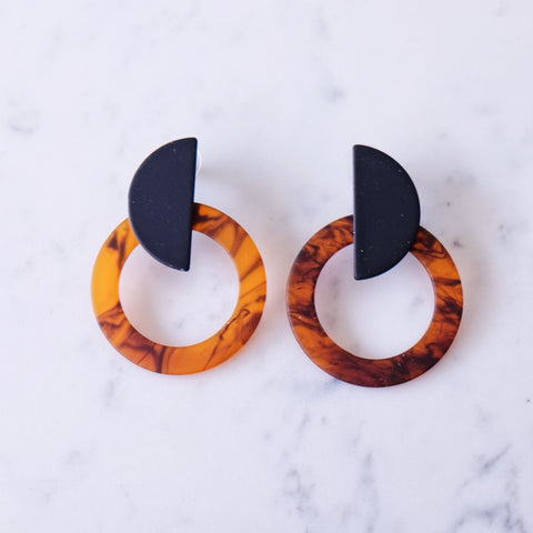 NADINE AMBER CIRCLE EARRINGS