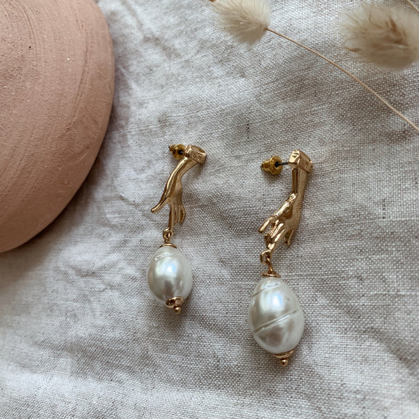 Alessandra Pearl Earrings