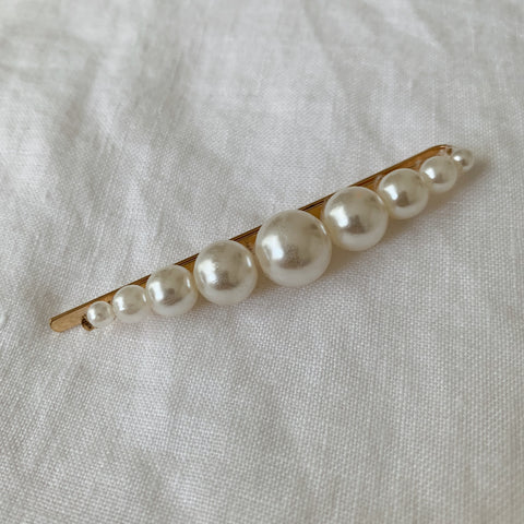 SIMONE PEARL HAIR CLIP