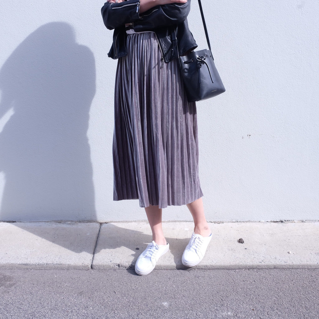 DANI VELVET PLEATED SKIRT GREY HELLO PARRY